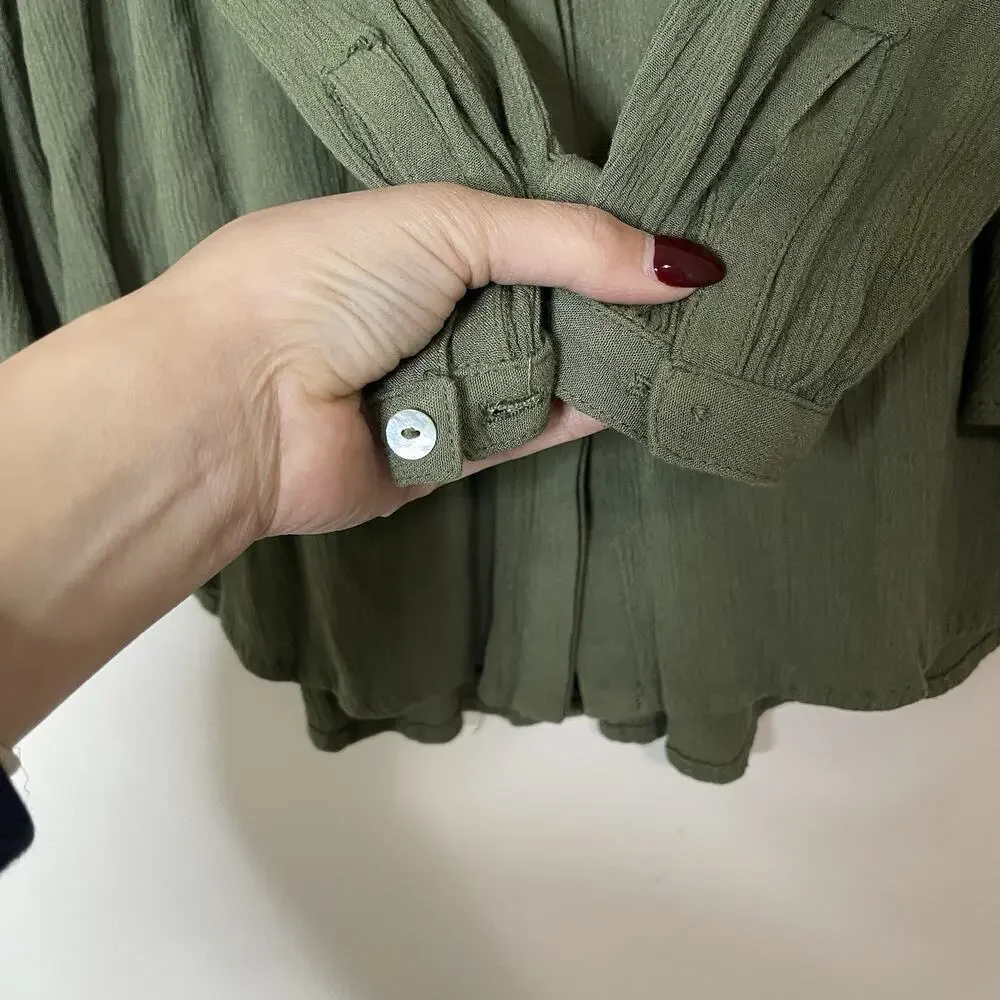 Free People green vneck button front long sleeve shirt size XS -read